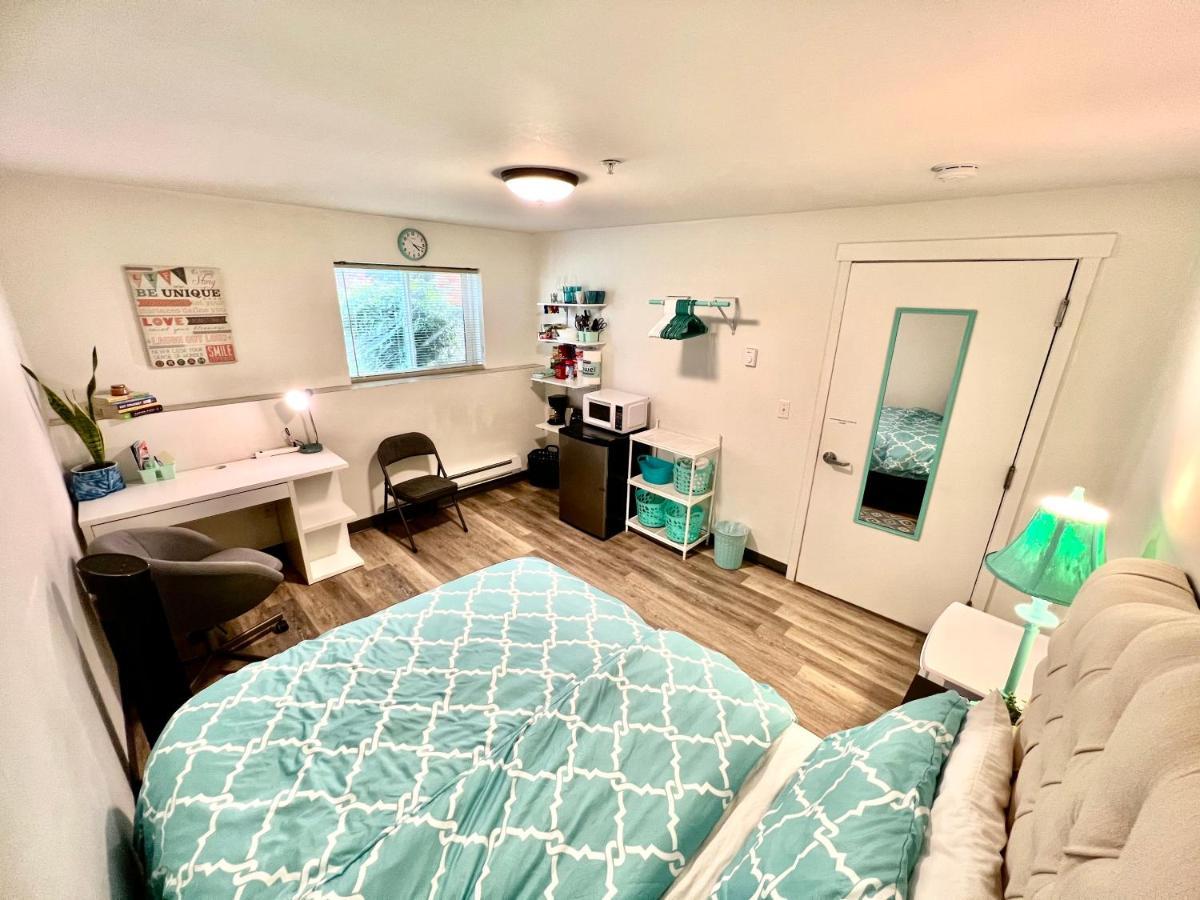 Private Room With Shared Bathroom On The 1St Floor 10 Minutes Walk To University Of Washington Seattle Exterior photo